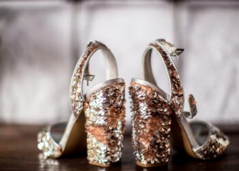 Cum alegi pantofii de petrecere în care să poți dansa toată noaptea (fără să ai nevoie de plasturi)
